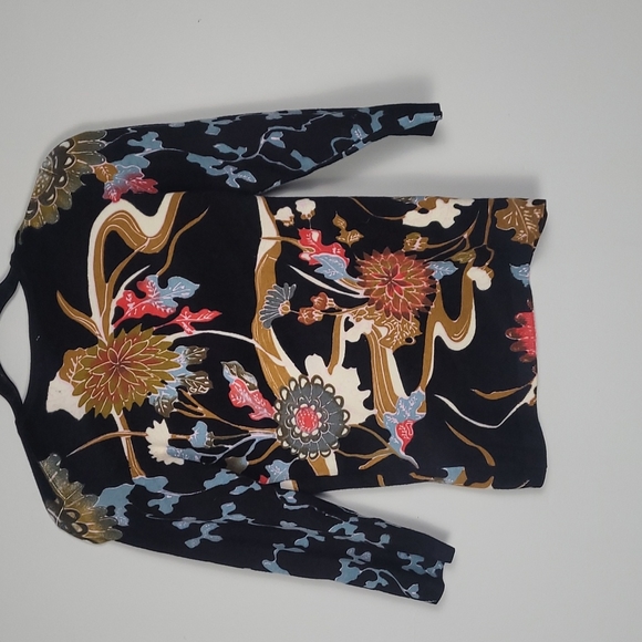 ⭐️Cabo Floral beaded Asian inspired sweater top - Picture 5 of 5